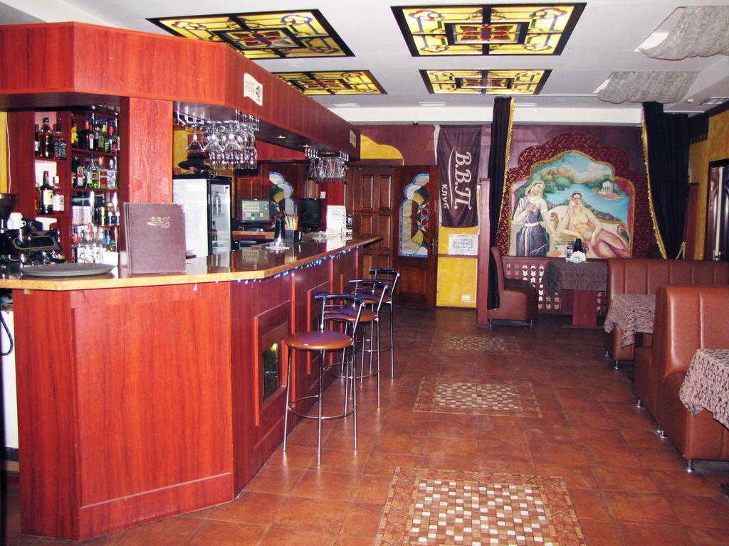 Vvp Club Hotel Tiraspol Eksteriør bilde